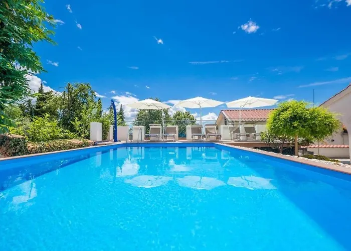 Apartment Seaside With A Swimming Pool Omisalj, Krk - 24362 Omisalj