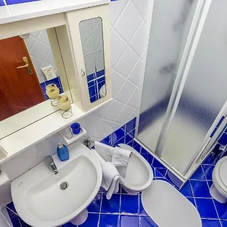 Seaside With A Swimming Pool Omisalj, Krk - 24362 Apartament Omišalj