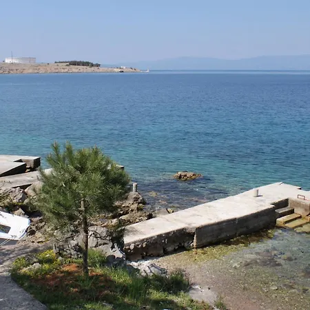 Seaside With A Swimming Pool Omisalj, Krk - 24362 Appartement *
