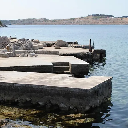 Seaside With A Swimming Pool Omisalj, Krk - 24362 Appartement *