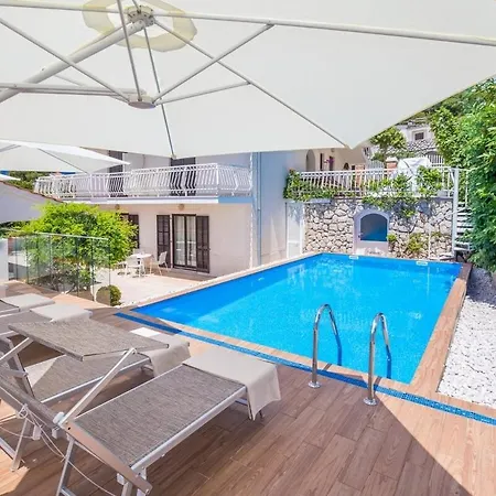 Seaside With A Swimming Pool Omisalj, Krk - 24362 Appartement Omišalj